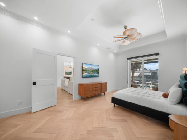 Luxurious Naples Designer Home with Water Views - Book Your Stay Today!